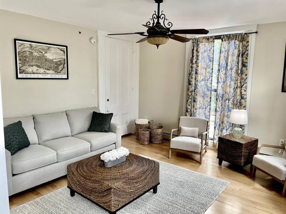 Historic Corner Apartment With Patio & Off Street Parking Portland Ngoại thất bức ảnh